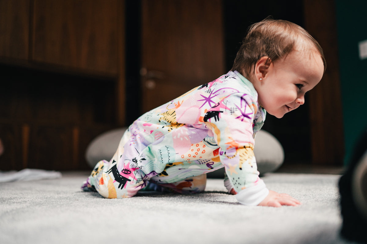 Fantasia Print Pequeño - Enterizo de Bebe READY TO SHIP